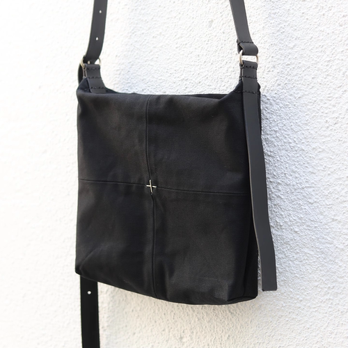 信号十字装饰植鞣帆布男士斜挎包