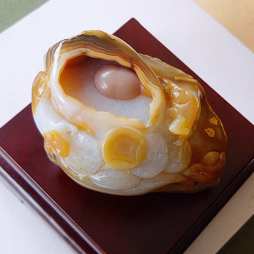 天然玛瑙玉髓巧雕老鼠摆件