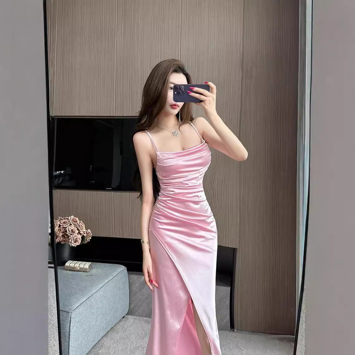 夜场辣妹女装性感缎面佳丽晚礼服气质足浴桑拿技师夜店吊带连衣裙
