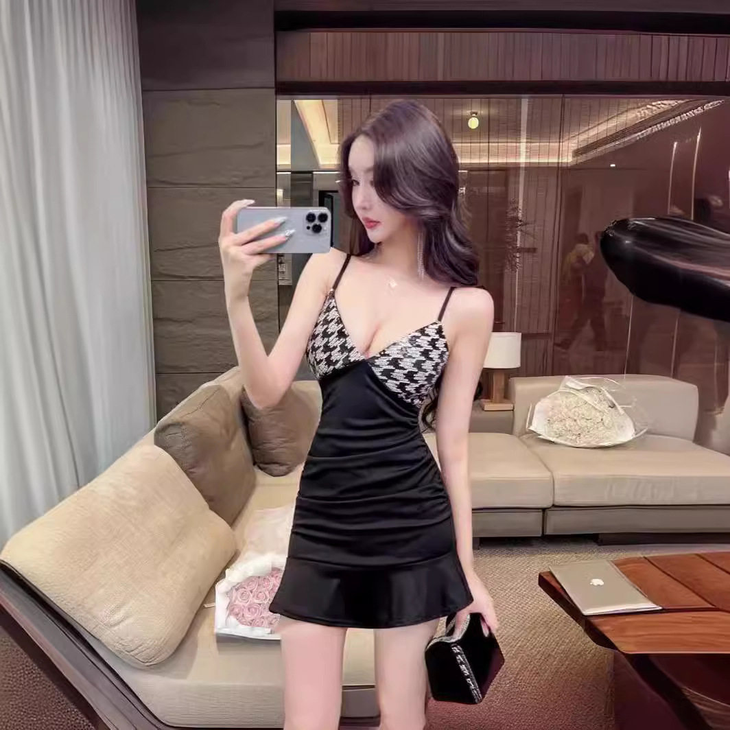 v领低胸性 感亮片拼接紧身收腰包臀短裙夜场上班衣服女吊带连衣裙