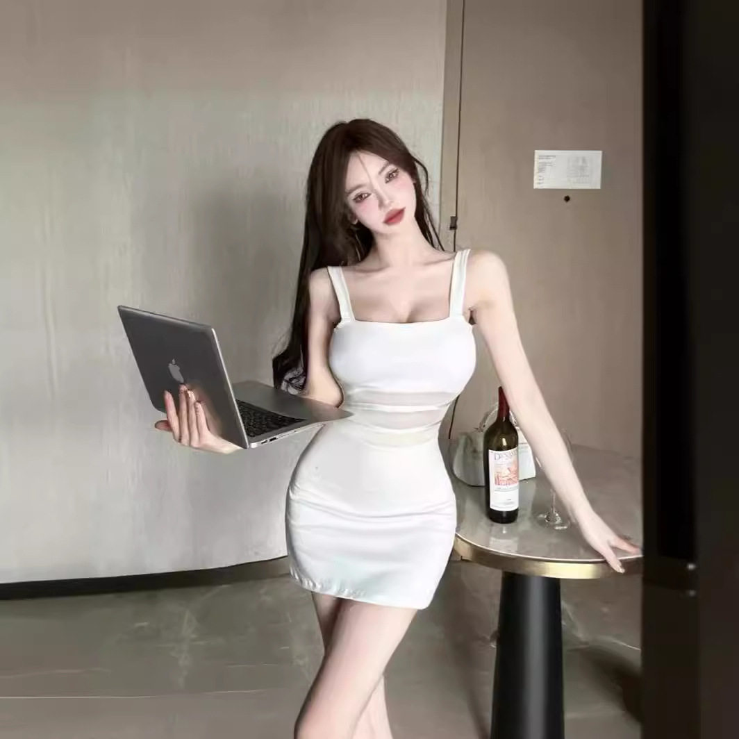 性感网纱拼接棉质紧身背心包臀裙子女别致气质显瘦2026新款连衣裙