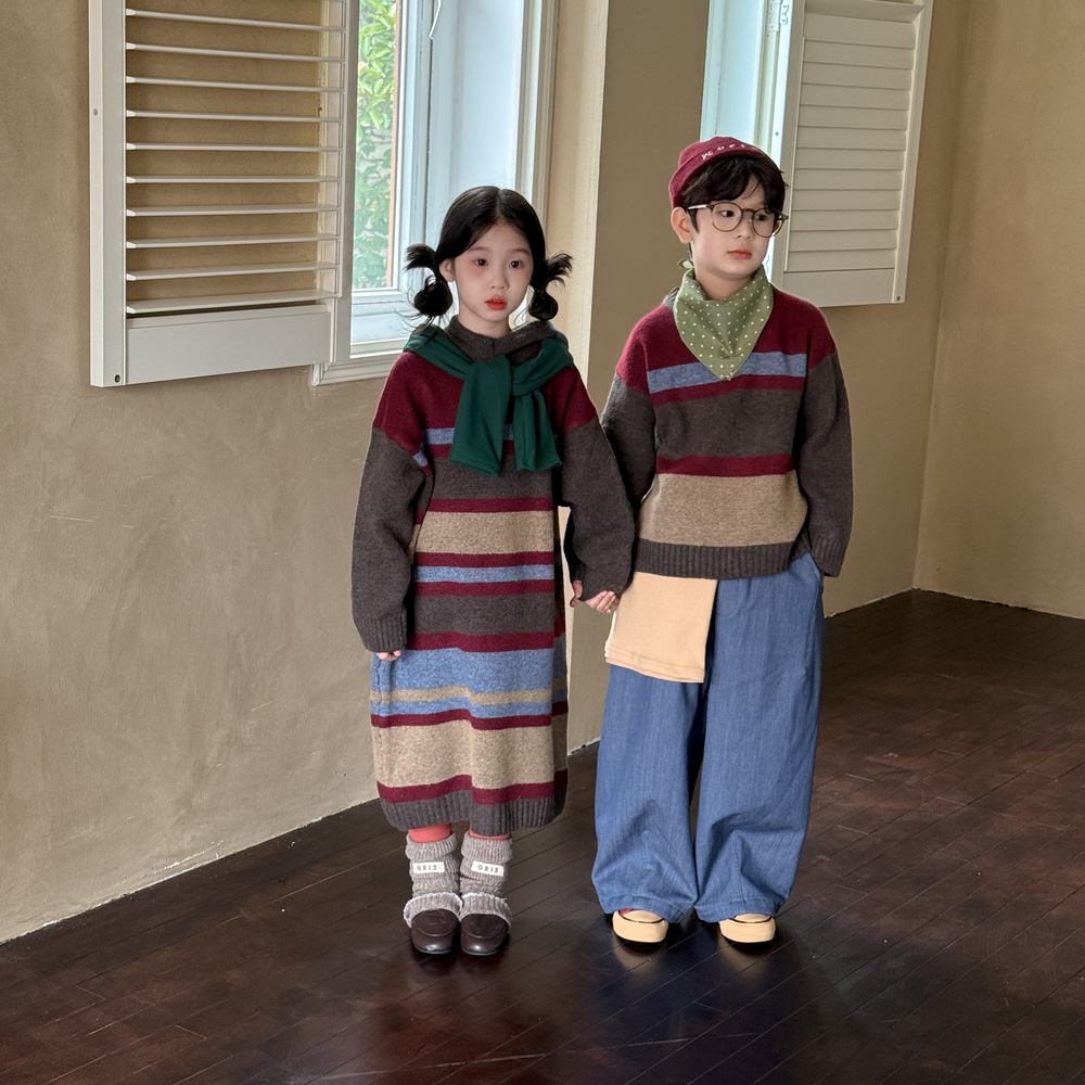 童毛衣2025秋冬男女童韩版彩色条纹连帽针织裙儿童圆领宽松兄妹装