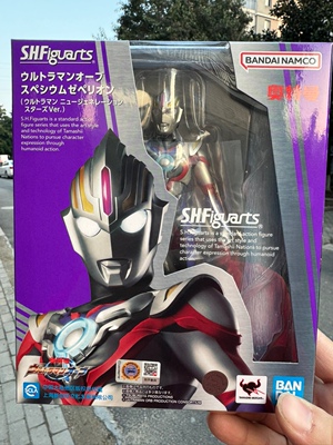 万代欧布奥特曼SHF可动重光形态