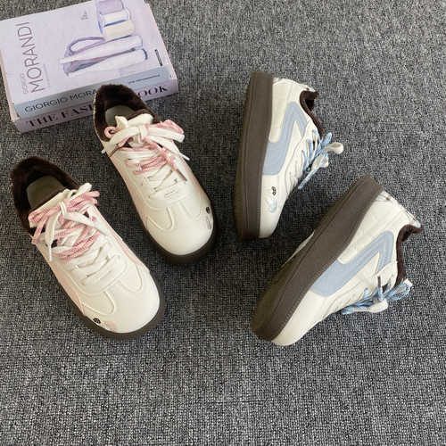 2025新款加绒保暖小白鞋女款冬季平底运动鞋时尚休闲板鞋子百搭潮