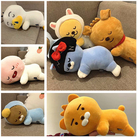 卡考kakao毛绒玩具公仔抱枕歪头婴儿趴趴公仔狮子屁桃公仔抱枕在类目 居家布艺, 靠垫/抱枕中 - 来自Buy2taobao.com提供专业的淘宝代购服务