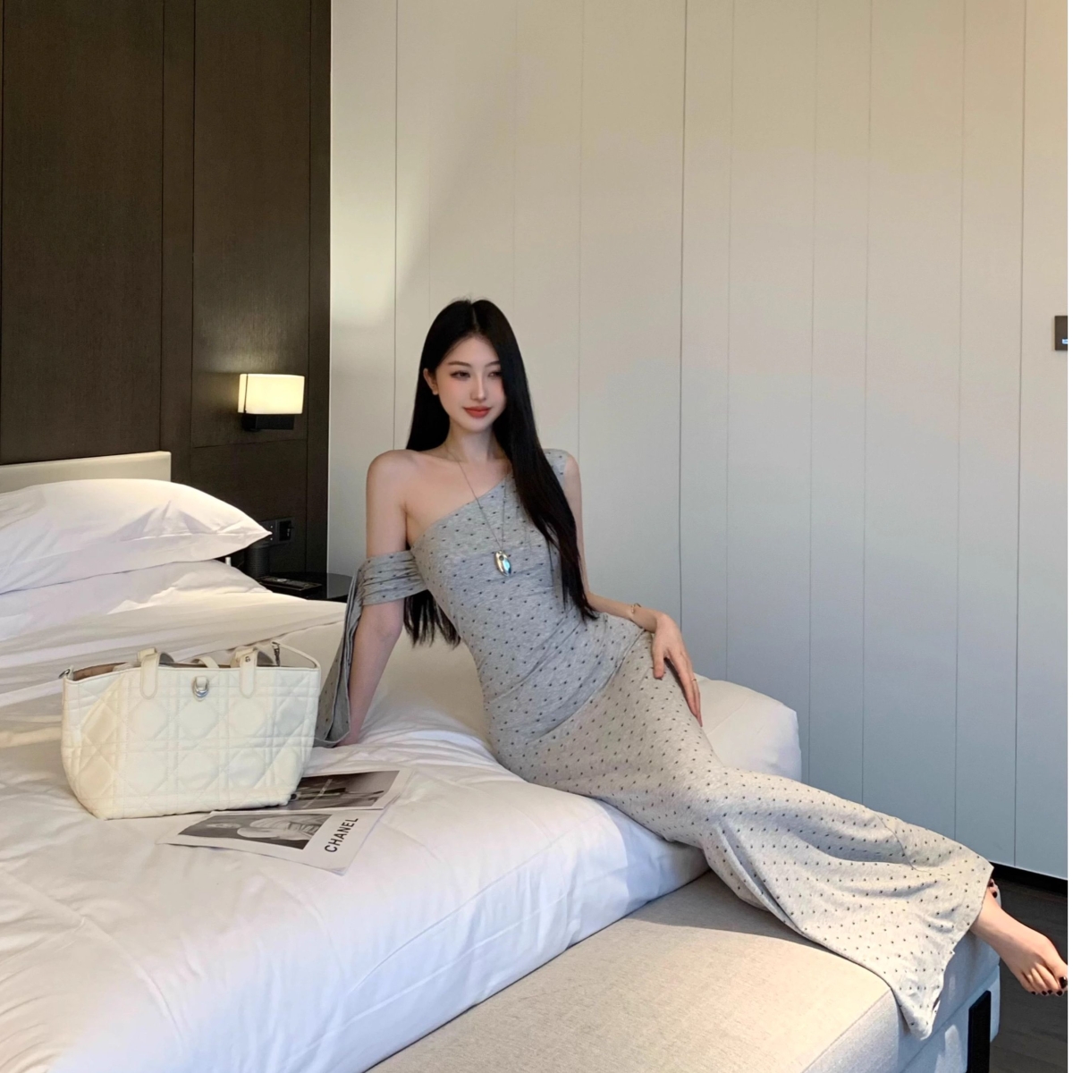 不规则灰色波点斜肩连衣裙女夏季纯欲收腰鱼尾裙子显身材包臀长裙