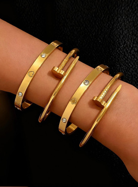 不锈钢手镯女款金色钛钢手镯女生不掉色镶钻钉子小蛮腰四叶草轻奢