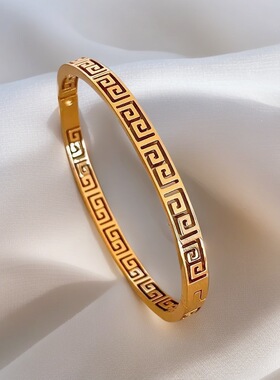 欧美长城纹钛钢手镯复古宫廷风ins小众设计高级感手饰新款潮流