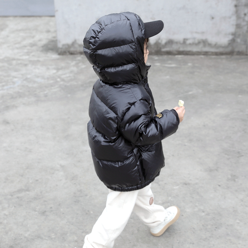 小童男女宝冬季厚款面包羽绒服90白鸭绒连帽黑金