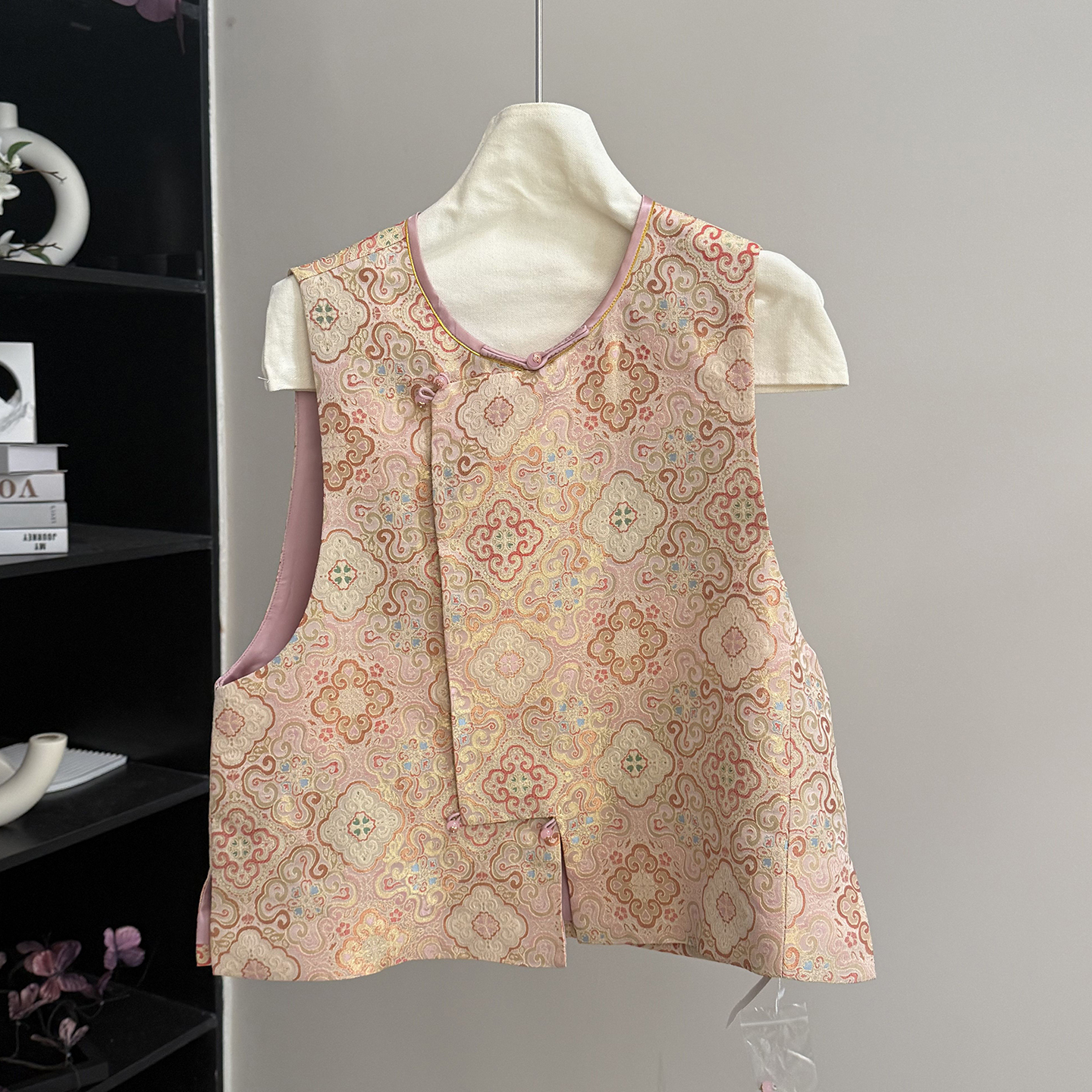 小雪家【岸芷含香】新中式圆领琵琶襟桑蚕丝混纺精致洋气上衣马甲