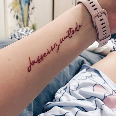 德语向死而生字母红色彩色纹身贴ins风防水持久女手臂锁骨个性潮