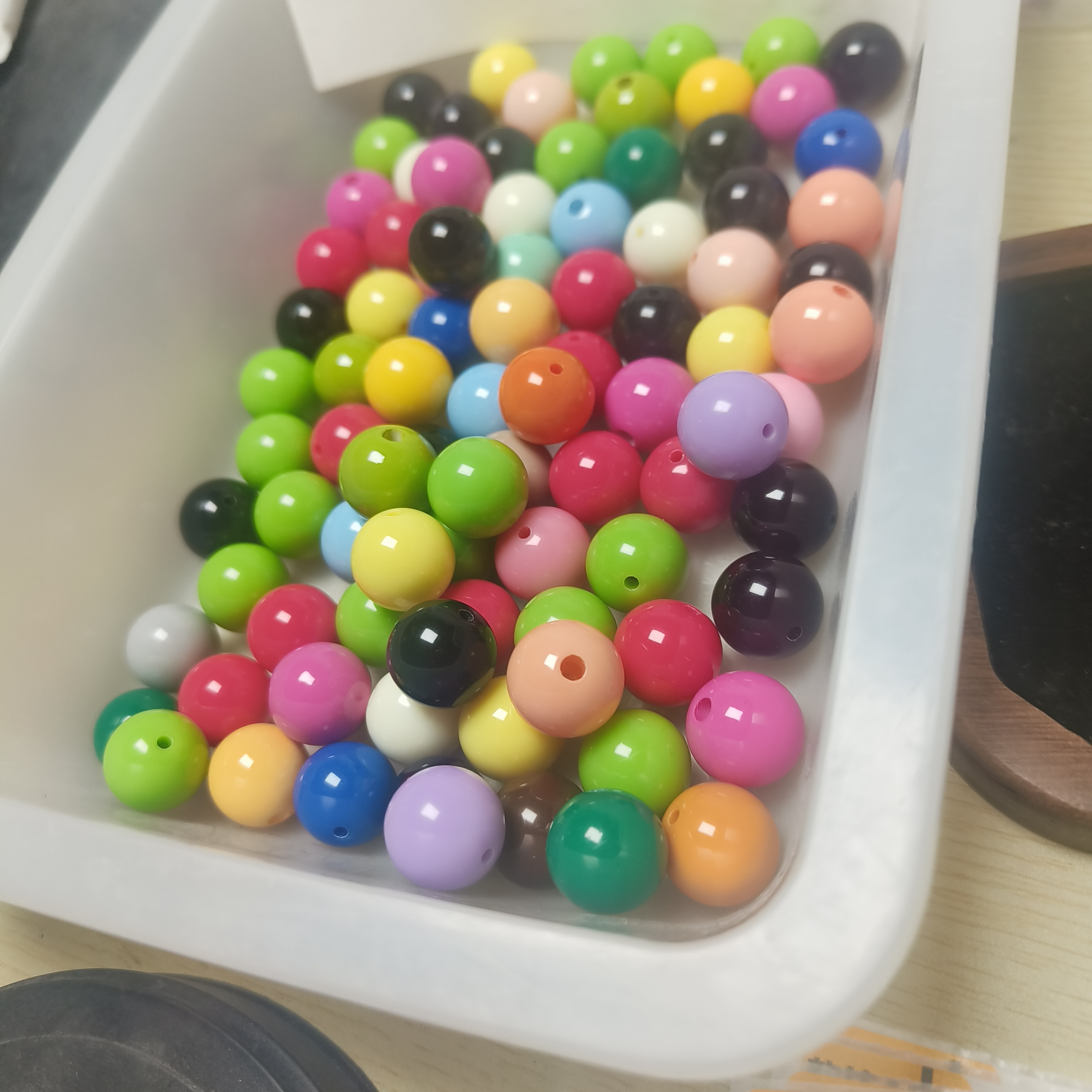 （9.9元包邮）77-011卡16混色糖果圆珠20颗