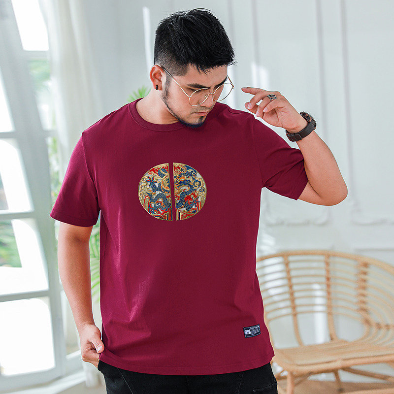 大码潮牌男装宽松加肥加大民族国潮镂空贴布腾龙刺绣圆领短袖T恤