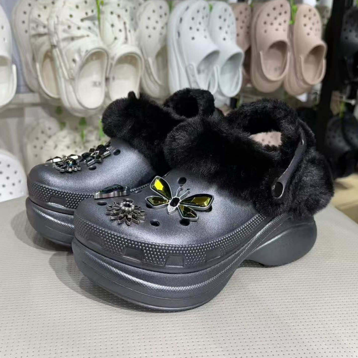 Crocs卡洛驰暗夜精灵小鲸鱼暖棉图片