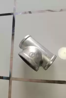 Galvanized medium and large three-way threaded reducing tee 46 points fire gas pipe fittings inner wire reducing tee