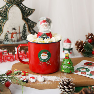 网红圣诞水晶球装 饰摆件杯子蛋糕红色搪瓷杯圣诞节雪人圣诞树贴纸