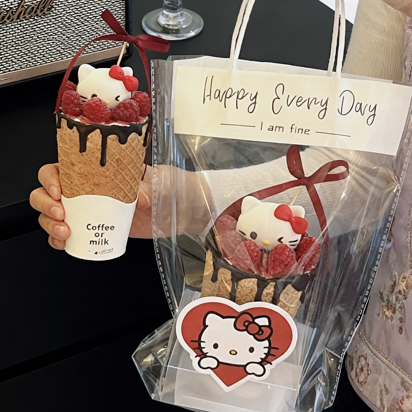 包邮网红新年圣诞节KT贴纸蛋糕装饰草莓脆筒蛋糕杯包装手提袋底托