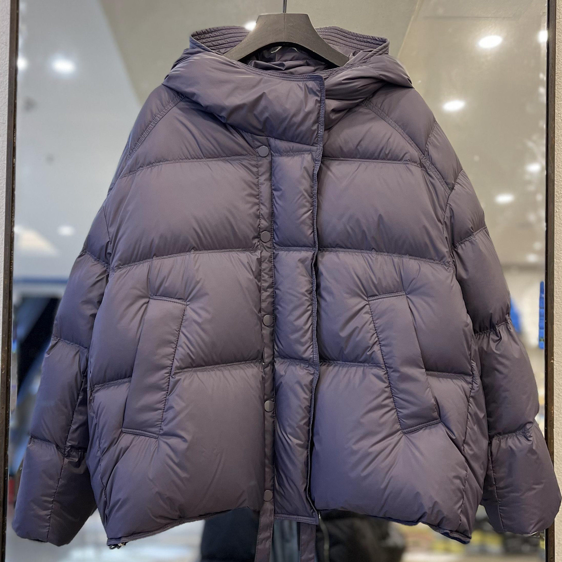 泡芙羽绒服女2023冬季新款短款连帽宽松面包服加厚白鸭绒保暖外套