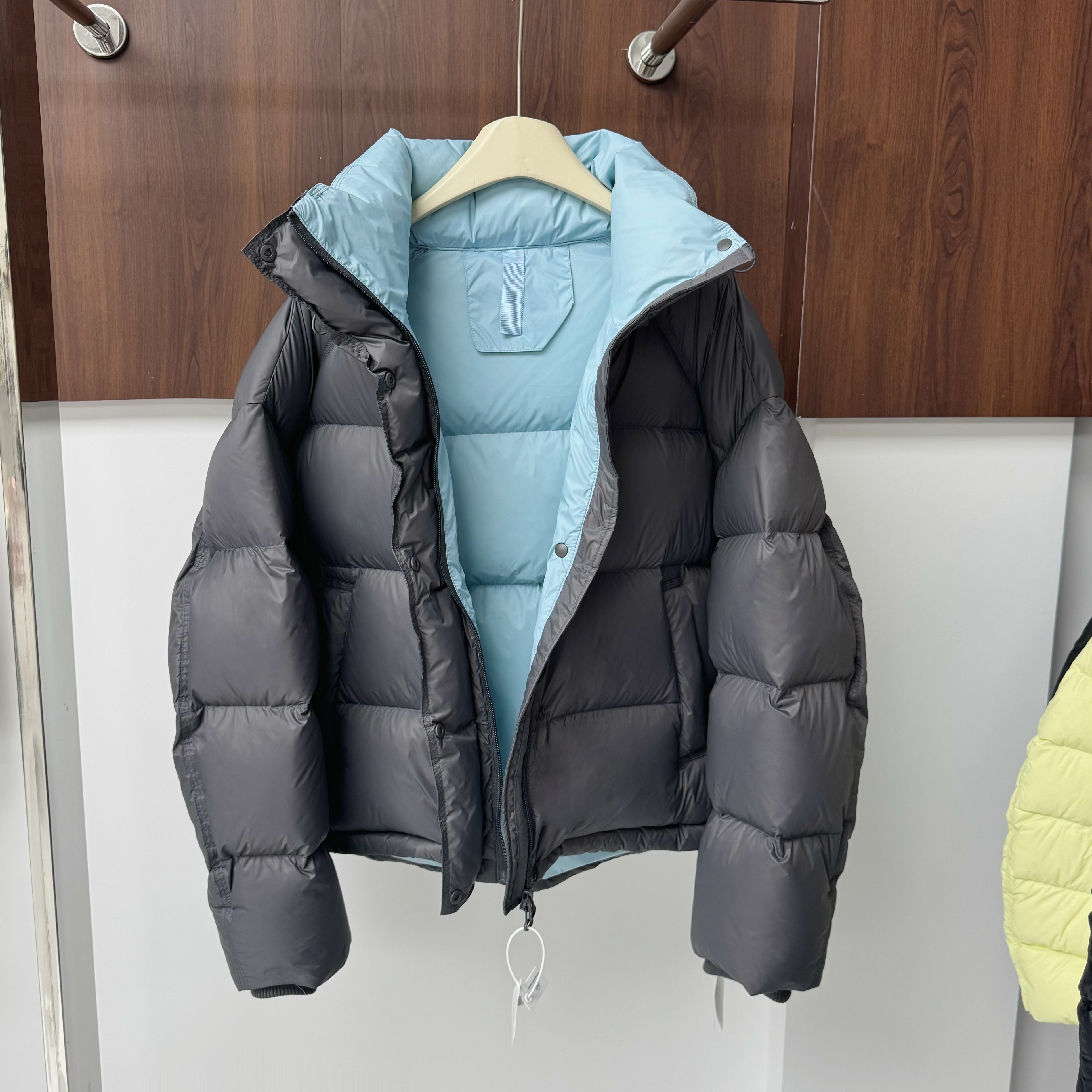 高端泡芙95%白鸭绒可脱卸帽羽绒