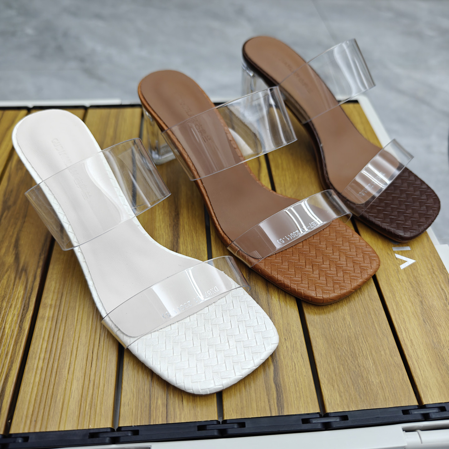 透明高跟凉拖鞋女2026夏季百搭舒适气质中粗跟水晶凉鞋女外穿拖鞋