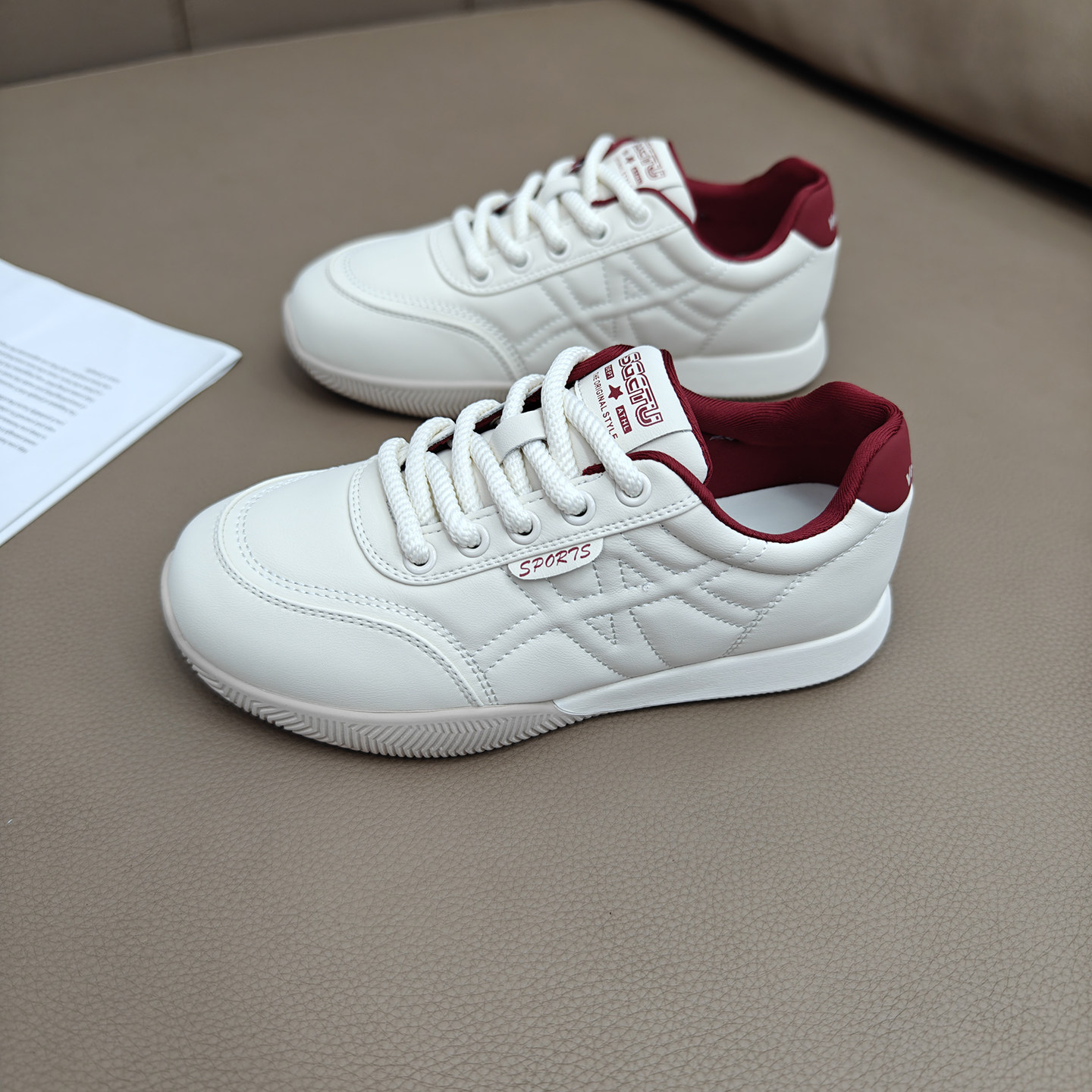 休闲鞋女2025新款韩版平底软底百搭不累脚真皮小白鞋运动鞋面包鞋