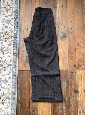 WHOA HAHA复古剪裁A字打褶不规则裤脚深灰色西裤男女宽松阔腿