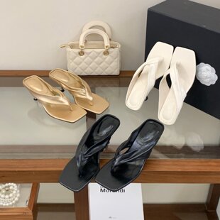 COLORED BEAN MONTH 2026新款细跟夹趾人字拖女外穿时尚方头凉拖