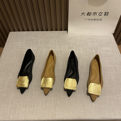 方扣设计感绒面平底欧货平底单鞋