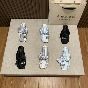 配裙子時尚 韓版 方頭蝴蝶結一字帶涼拖鞋 女夏外穿2025新款 套趾涼鞋