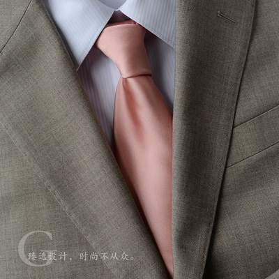 淡雅柔和粉色系领带手打结衬衫配