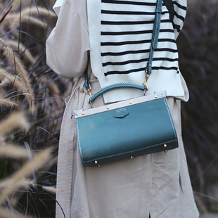 口金包斜挎包 ｜复古横版 手提医生包 Bag Frame