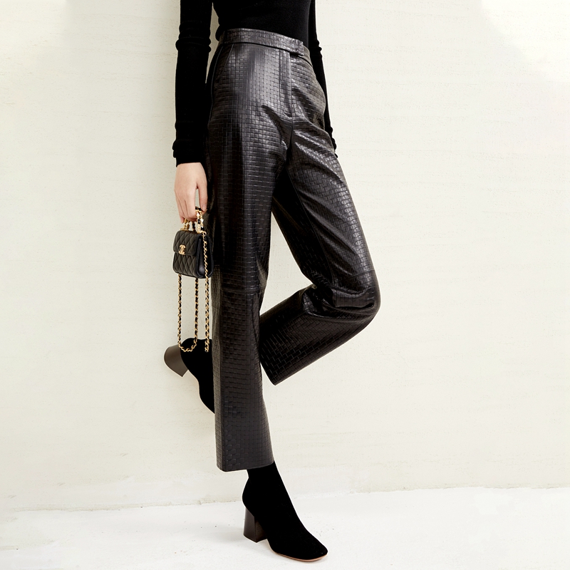 通勤女皮裤格子压纹小直筒羊皮裤