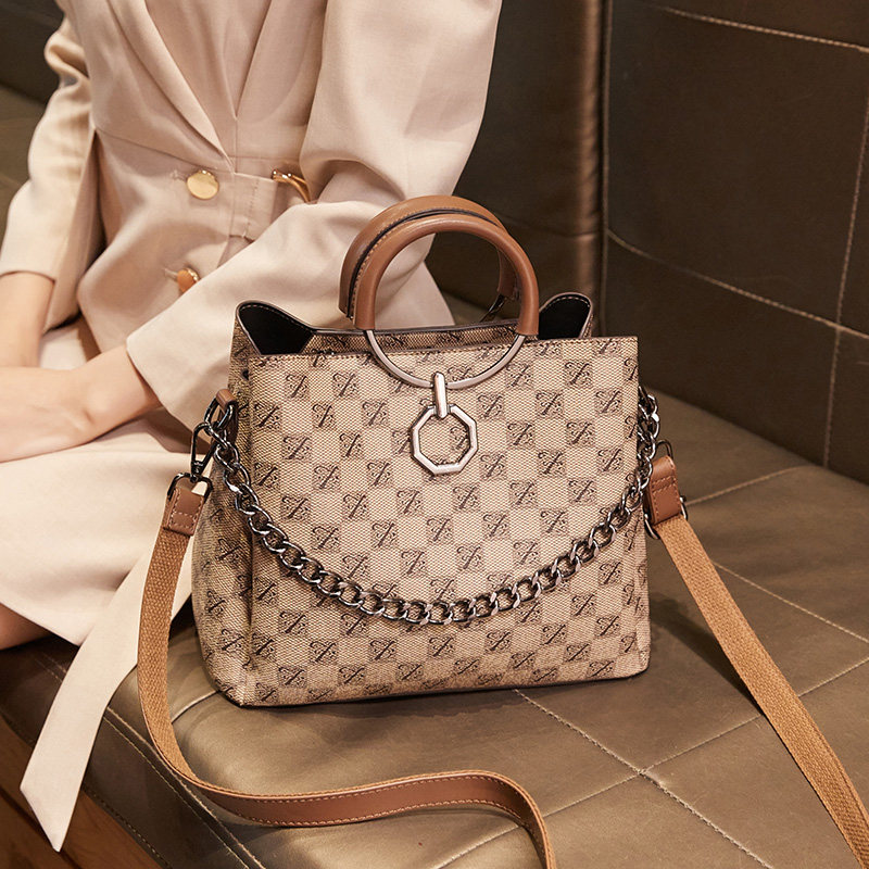 包包高级质感女包2024新款流行中年女士妈妈大容量单肩手提斜挎包