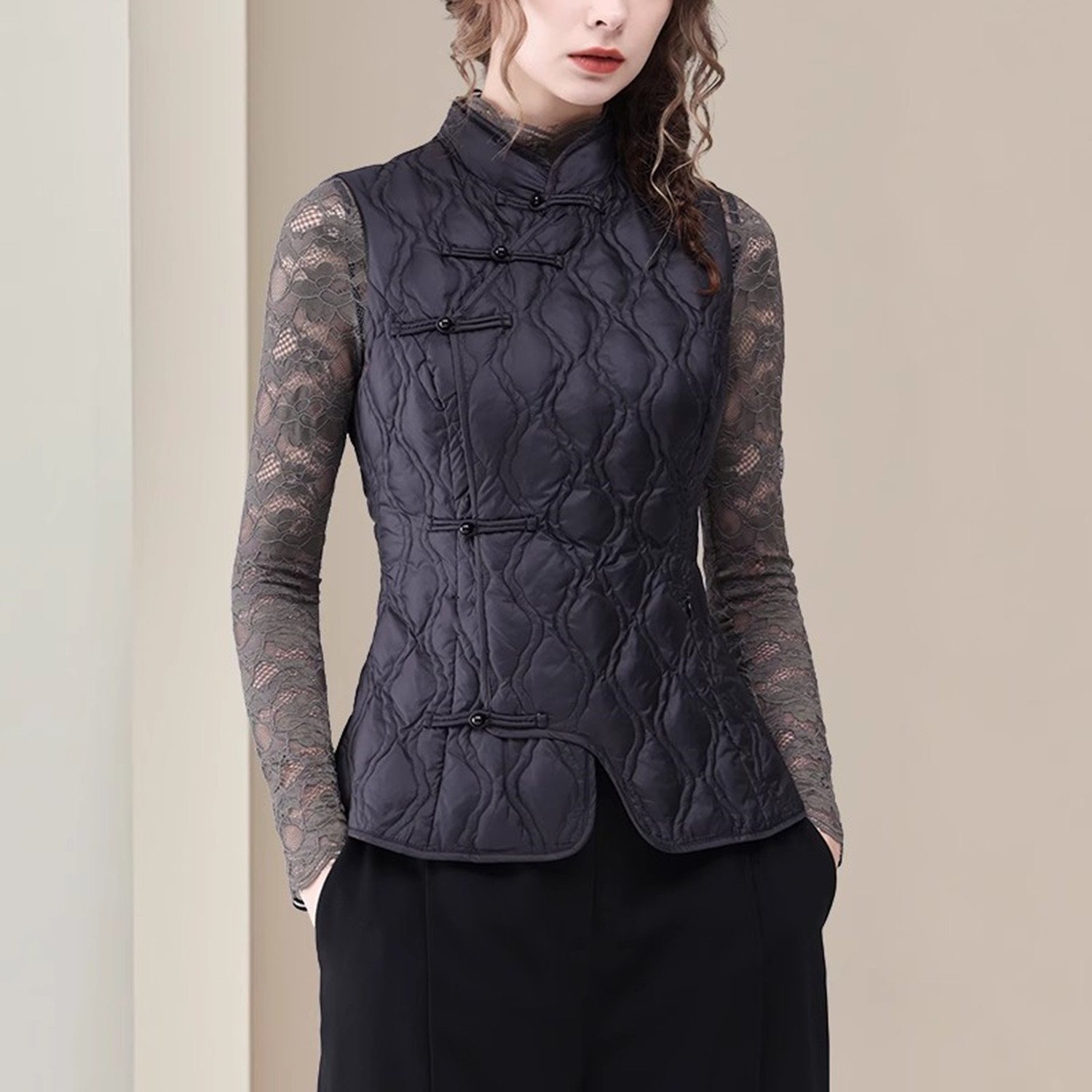 新中式国风盘扣立领马甲外套女2025秋冬新款轻薄款修身羽绒棉上衣