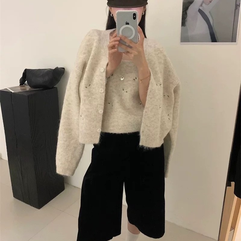 5491气质休闲刺绣针织两件套秋季新款女装简约百搭开衫+毛衣吊带