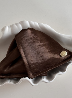 高品质缎面三角蝴蝶抓夹纯色金标鲨鱼夹高级感通勤盘发夹子气质