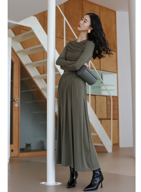 无有无印时髦绿色羊毛混纺修腰大摆长袖圆领长款针织连衣裙24321