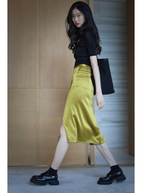 无有无印金色时髦醋酸光面开叉百搭显瘦半身裙24208