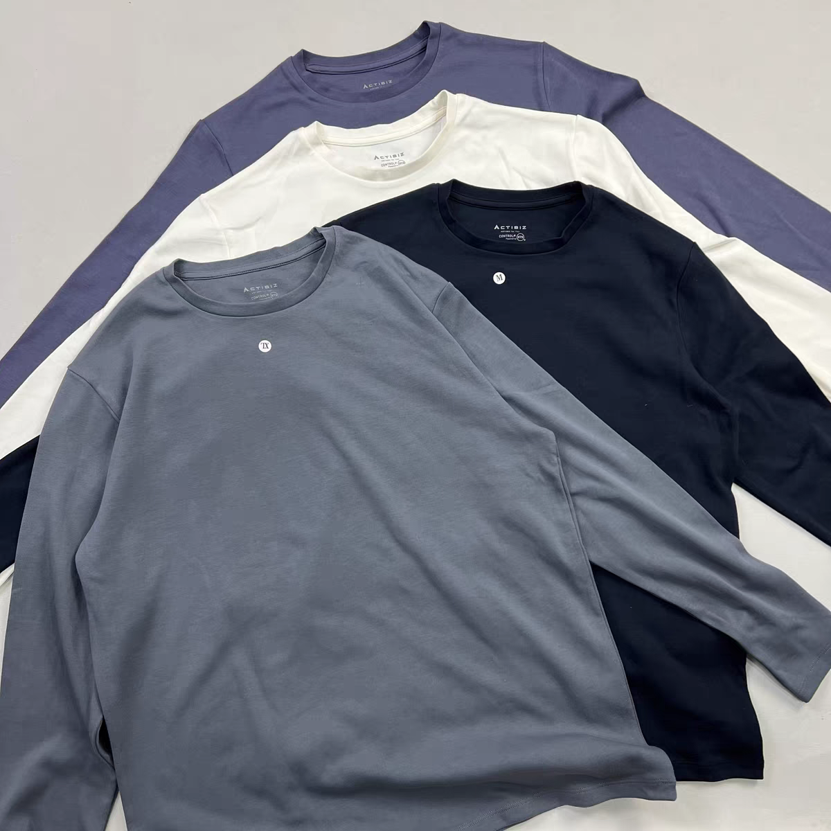 日单男款简单时尚圆领长袖柔软亲肤基础T恤套头打底衫