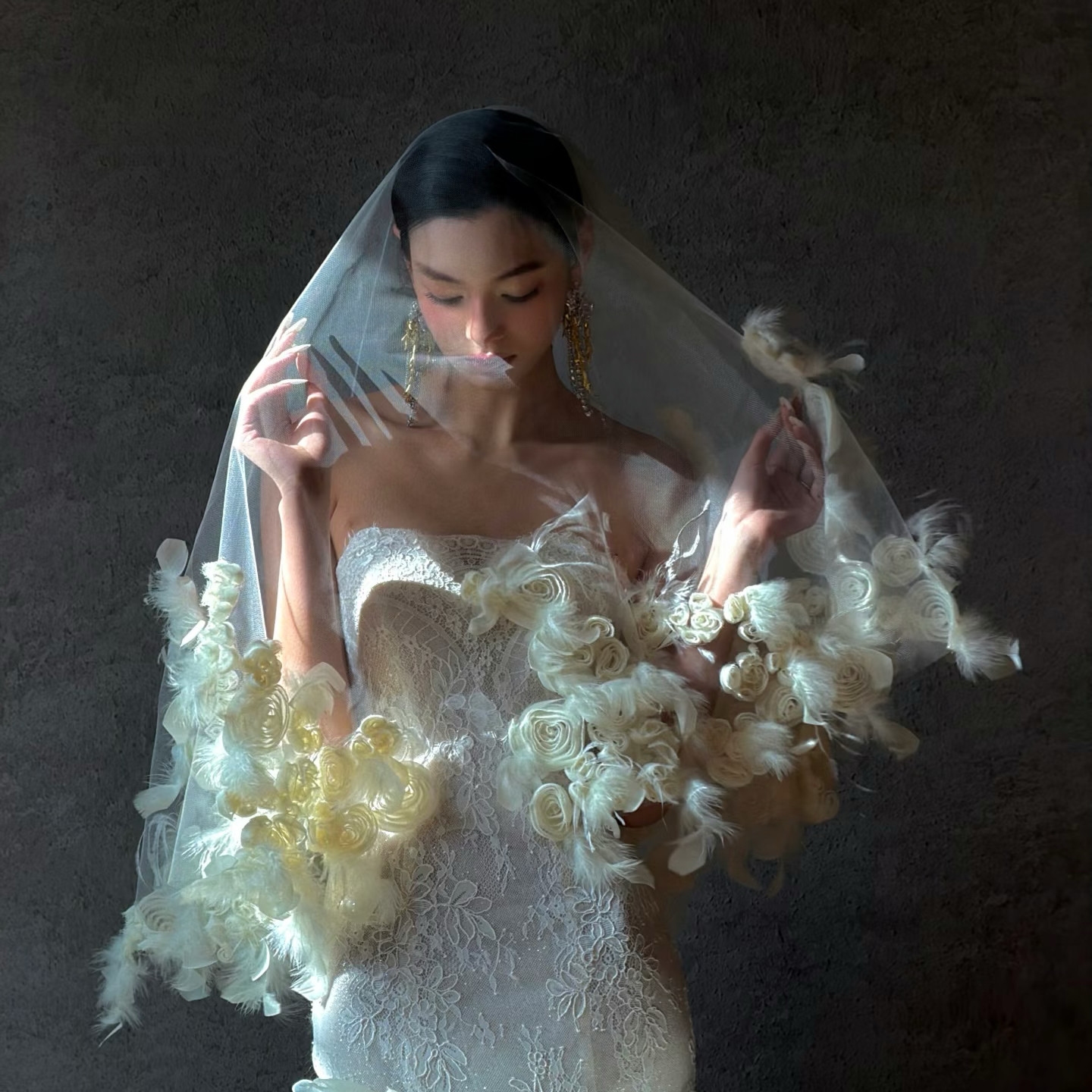 帝凡饰品香槟色手作轻奢羽毛花朵头纱新娘结婚影楼拍照样片韩国纱