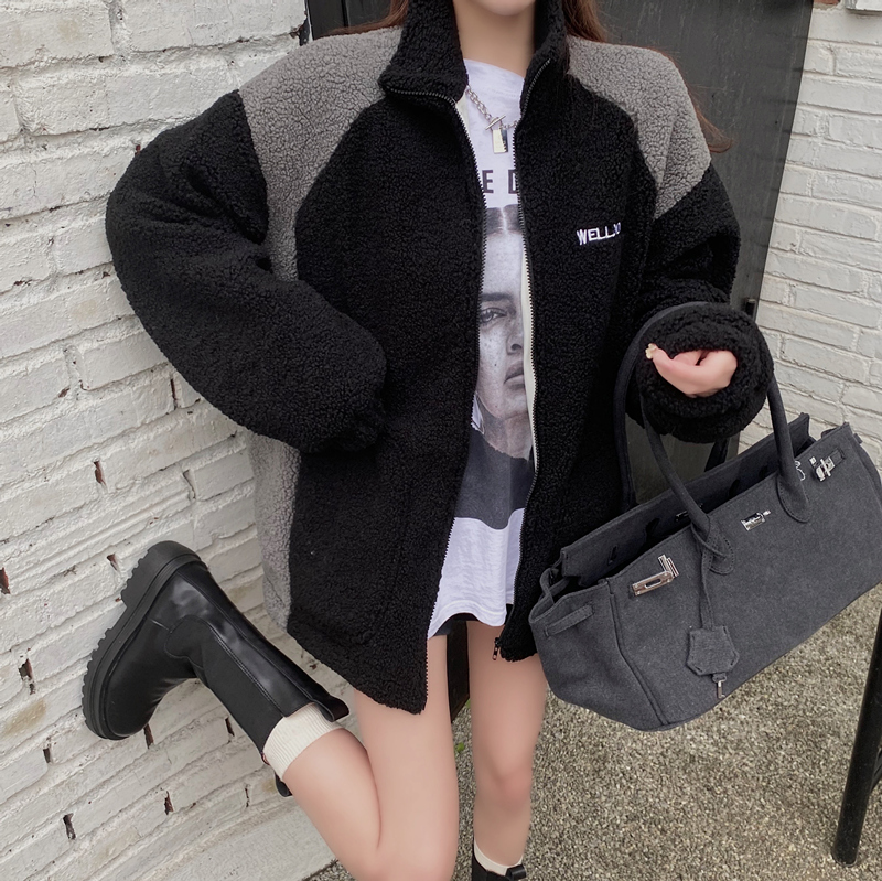 Real price contrast color stitching Plush loose coat