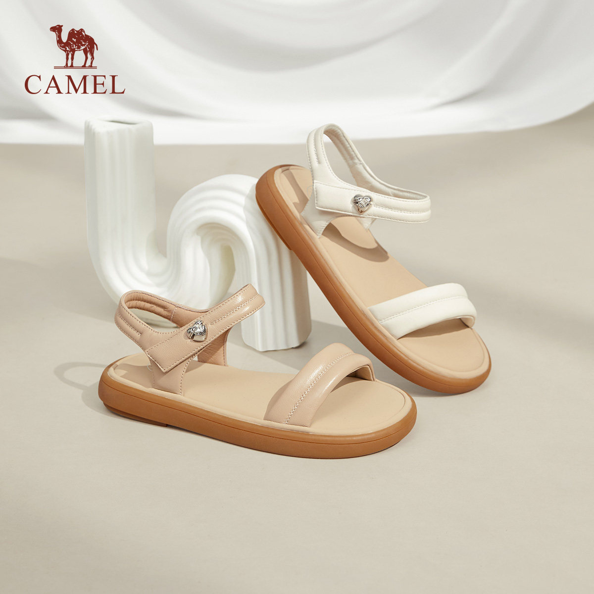 骆驼女鞋2026夏季新款一字带真皮软底妈妈凉鞋魔术贴厚底凉鞋女款