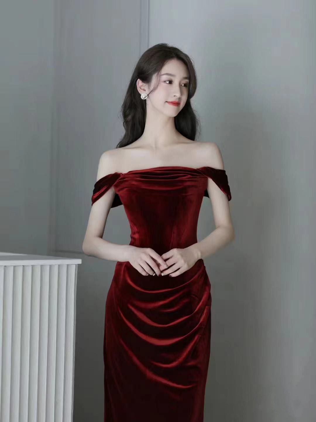 2023高定新娘婚敬酒服晚礼服修身金丝绒红色连衣裙鱼尾一字肩订婚