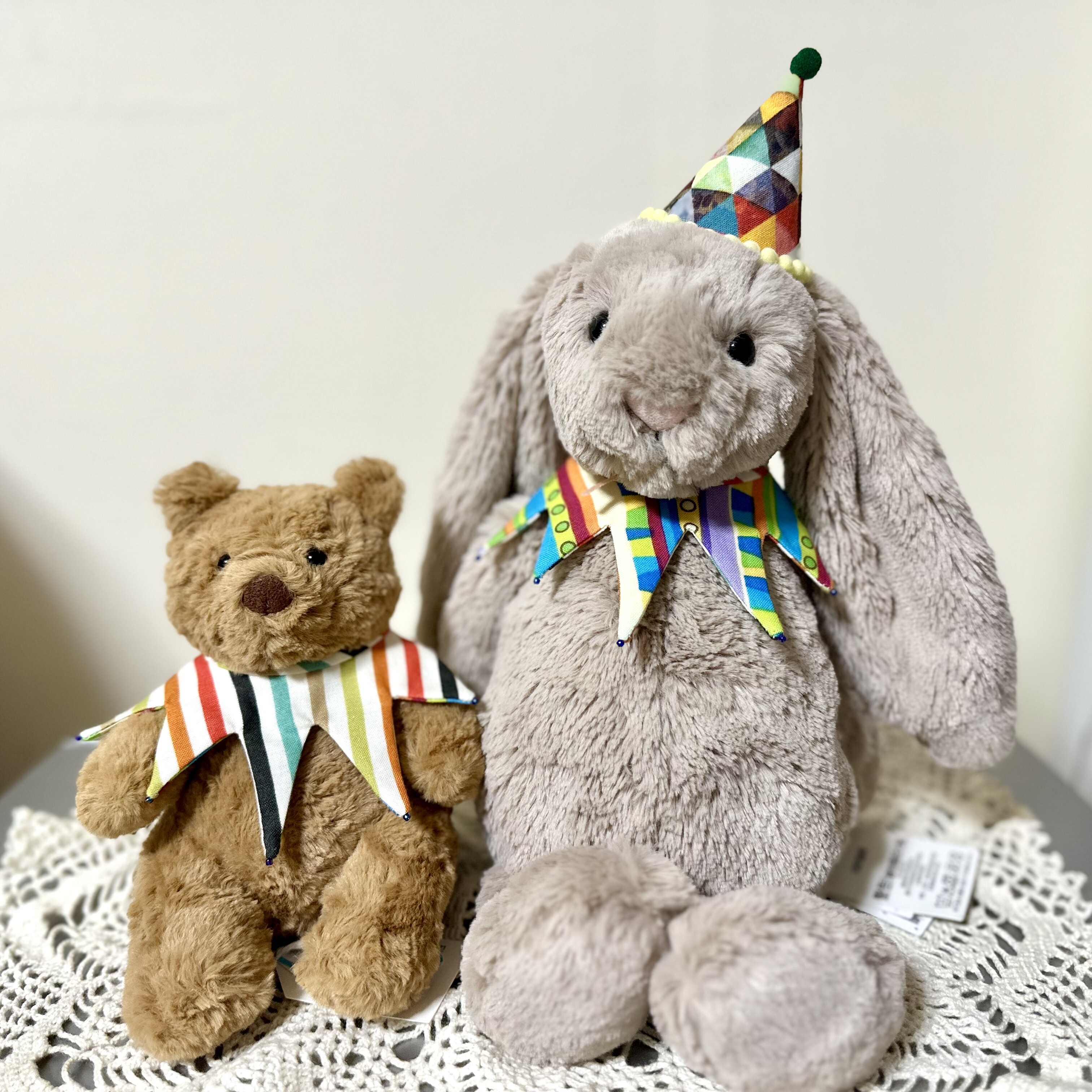 jellycat派对服饰害羞兔帽子兔子玩偶围巾邦尼兔氛围感装饰