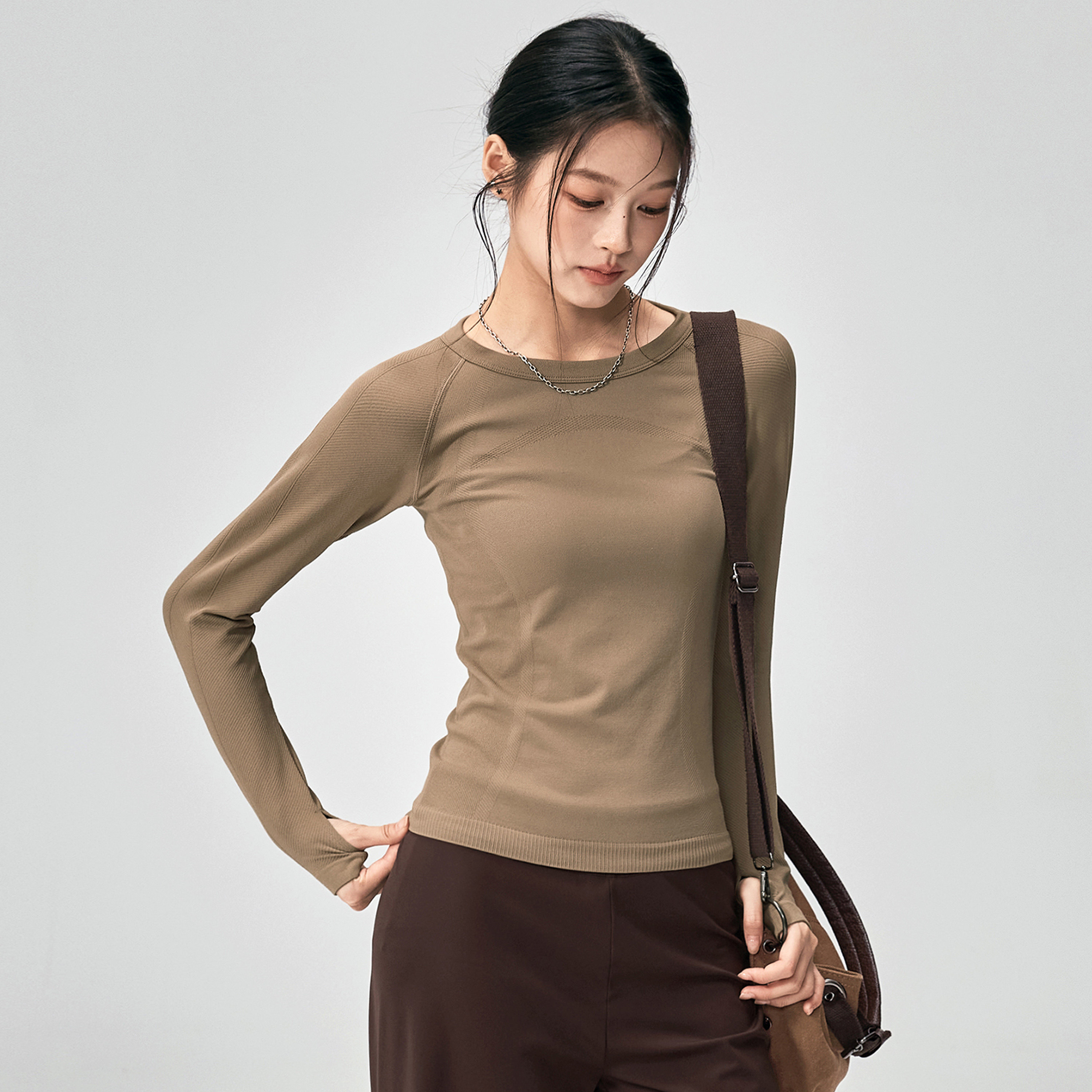 健身女孩秋季瑜伽服长袖修身圆领跑步训练T恤速干打底运动上衣新