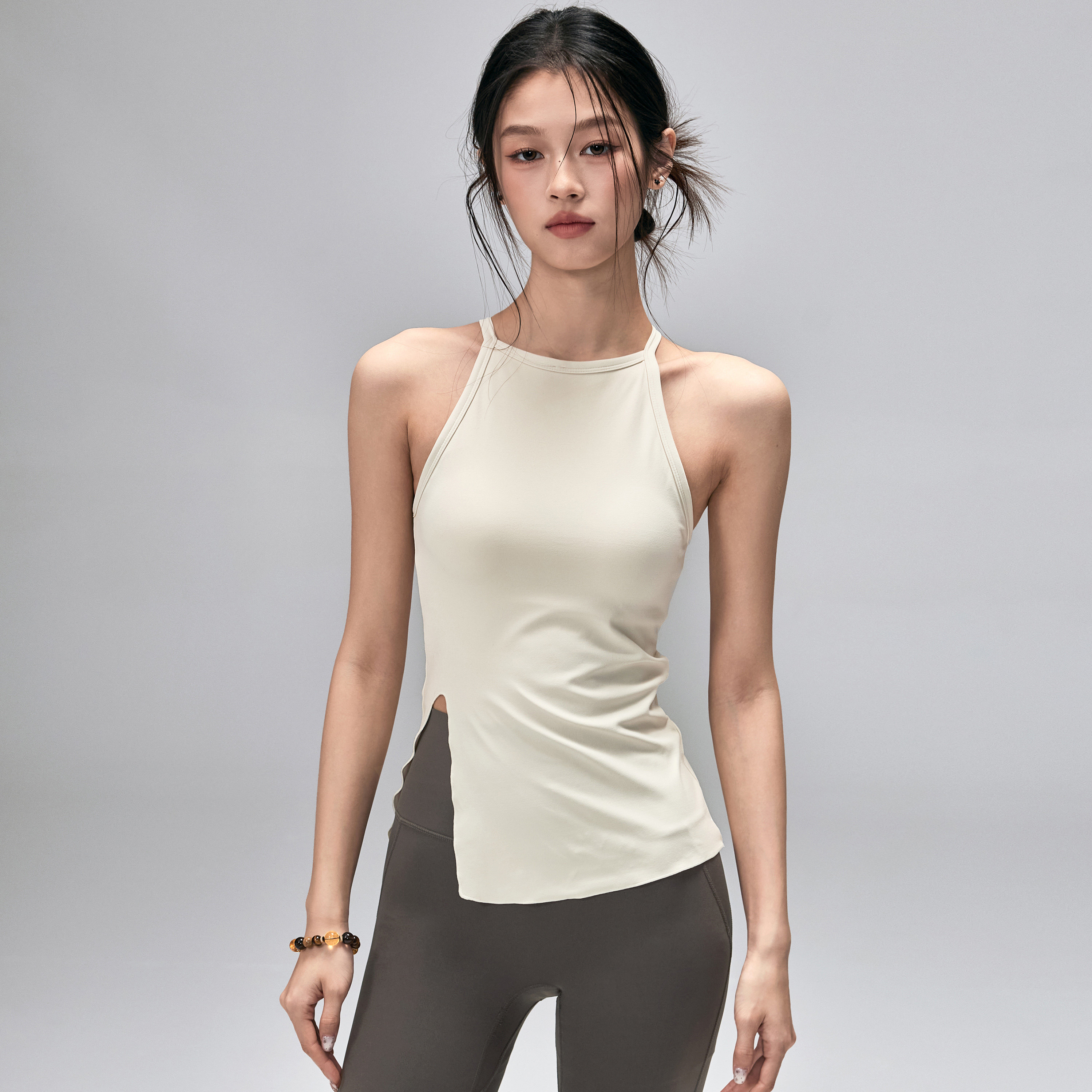 健身女孩带胸垫瑜伽服背心普拉提运动内衣纯欲吊带无袖跑步上衣夏