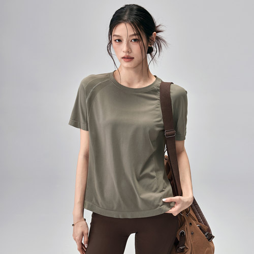 健身女孩薄款速干宽松瑜伽服短袖
