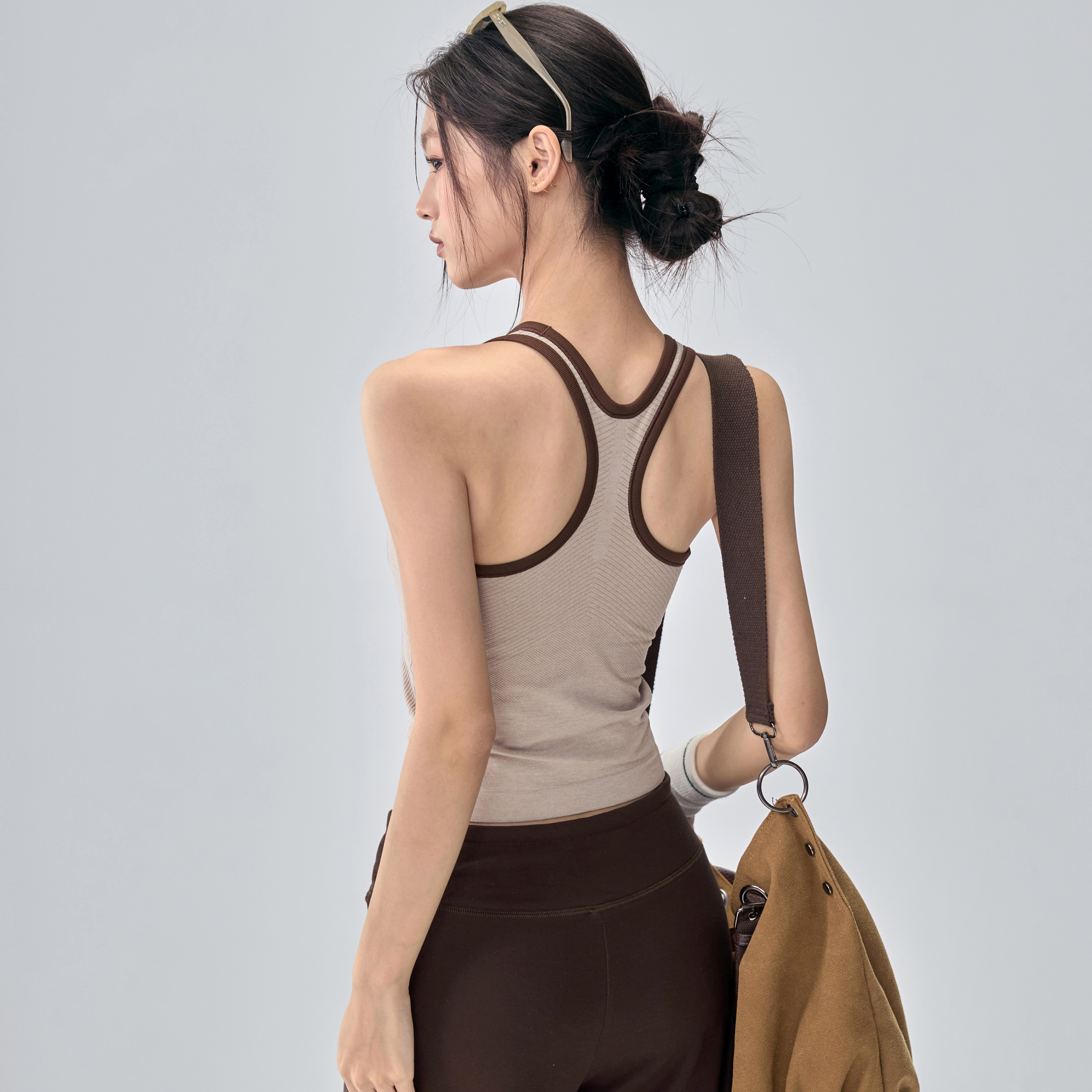 健身女孩带胸垫拼色工字瑜伽背心