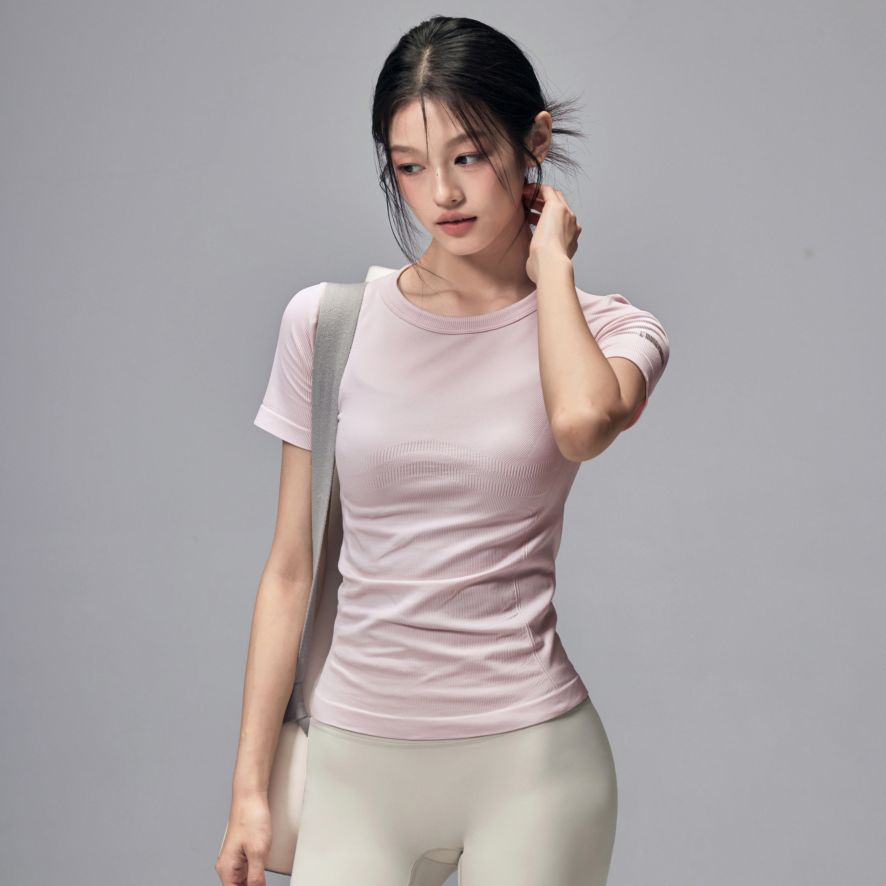 健身女孩速干瑜伽服短袖夏圆领高弹运动上衣透气显瘦跑步训练T恤
