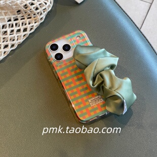 田园风小众粉蓝撞色格纹丝巾腕带弹力适用于iphone17pro手机壳苹果15便捷手拎16promax复古13手提14pro小清新